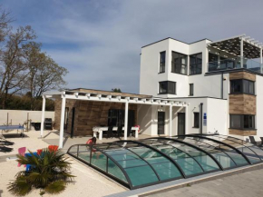 Villa STELLA with coverd & heated pool, jacuzzi, sauna, bbq & table tennis near the beach, Pomer, Istria